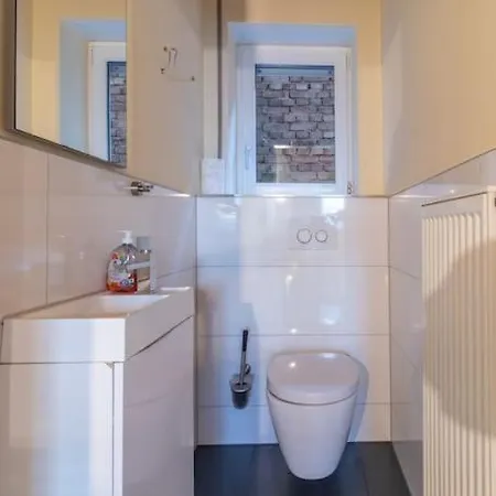 Maisonette-wohnung Mit 5 Schlafzimmern *