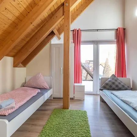 Апартаменты Maisonette-wohnung Mit 5 Schlafzimmern *