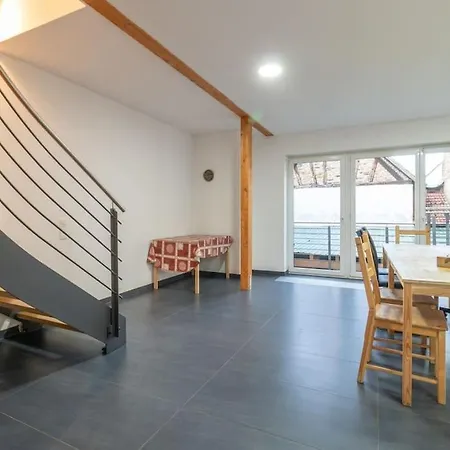 Maisonette-wohnung Mit 5 Schlafzimmern