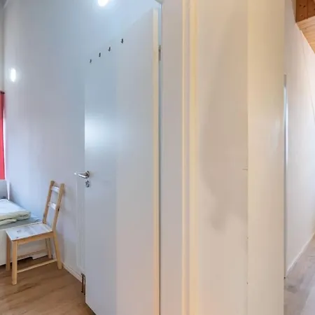 Апартаменты Maisonette-wohnung Mit 5 Schlafzimmern Woerrstadt